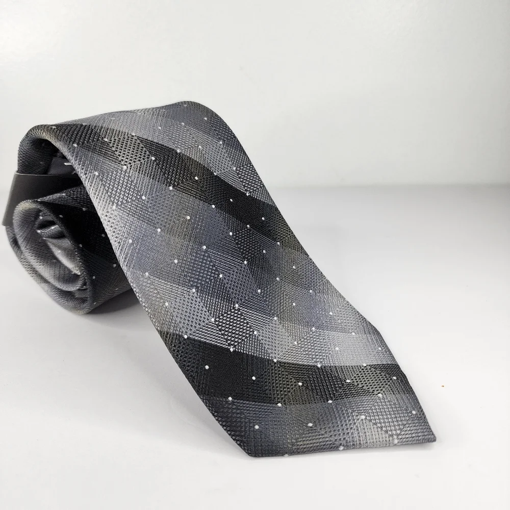 VAN HEUSEN Black Tie.
